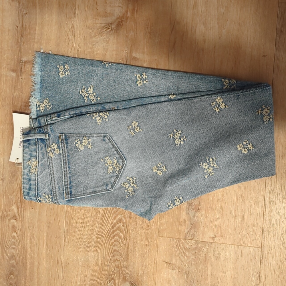 Drift Wood Women's flower Embroidered Bootcut Jeans